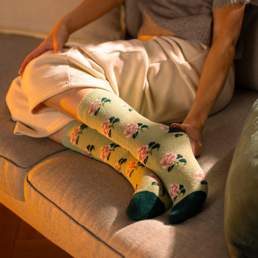 Ladies Lite Jacquard Socks RHS Roses - Sage